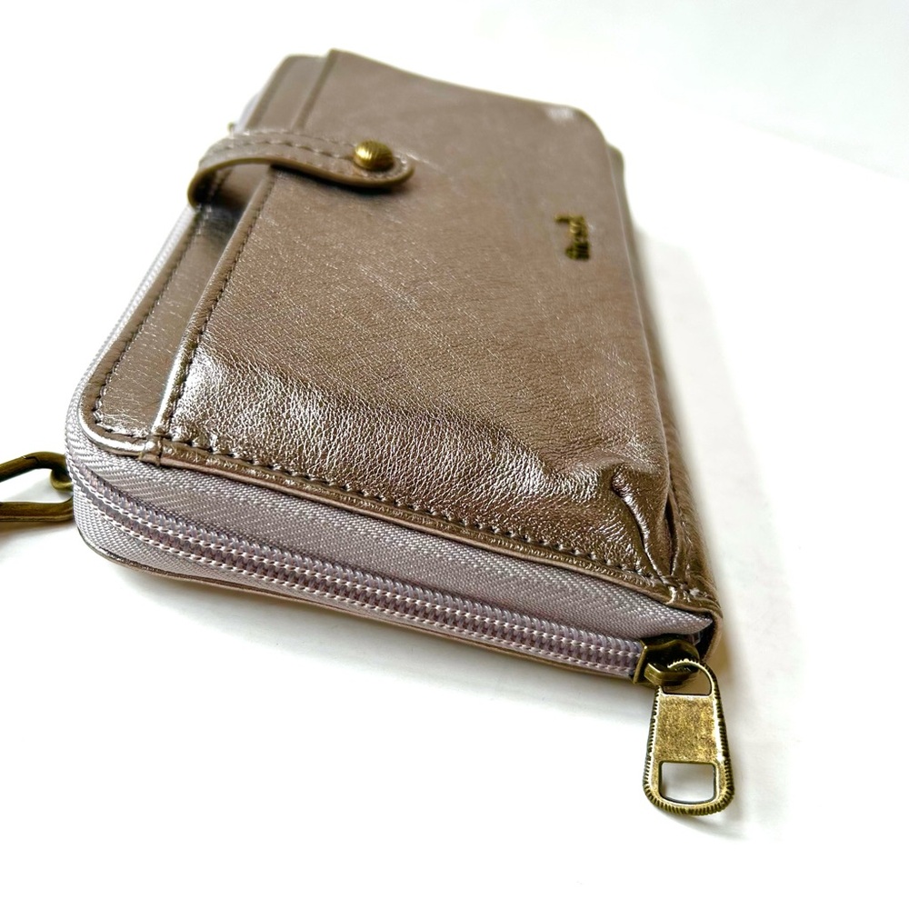 The Sak Leather Metallic Gold Wristlet Wallet Excellent Condition - Picture 2 of 13